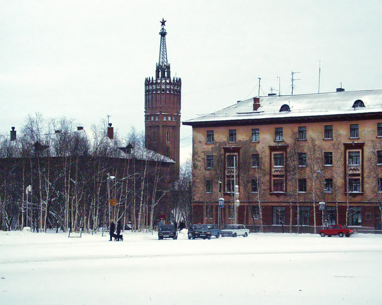 Старая площадь и башня